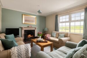 Hinds. spacious cottage