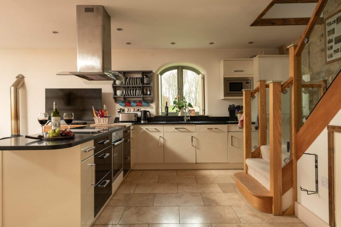 _MAR0547-Edit Hayloft kitchen