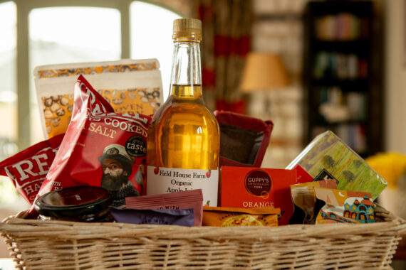 _MAR0738 Hayloft Welcome Hamper