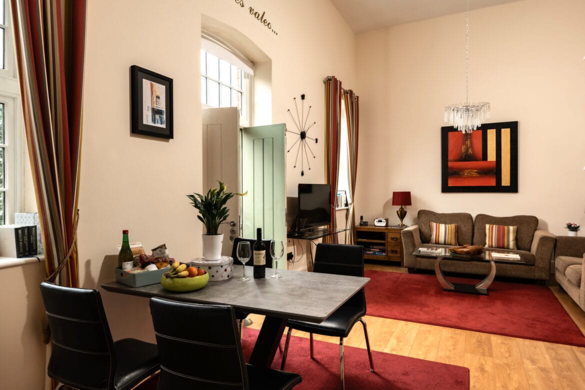 _MAR2929-Edit full livin room Brew House full living dining area