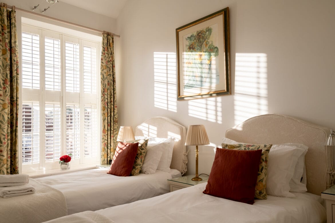 _MAR York Hop Store twin bedroom reflected light York Hop Store twin bedroom reflected light