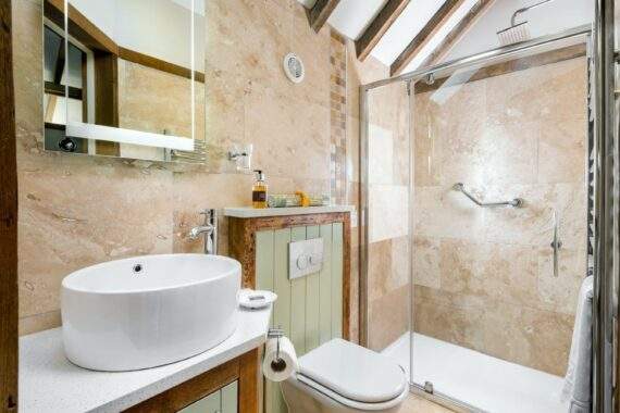 Hayloft High Barn High Barn ensuite-master Hayloft